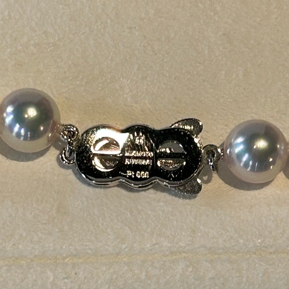 Brand New in Box Mikimoto Reserve 8.5 x 8 Akoya Pearl Strand Necklace - Picture 3 of 8